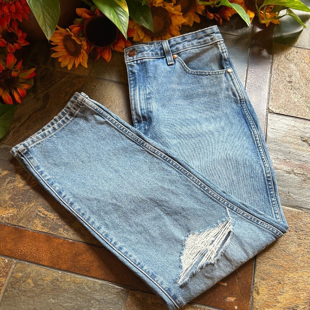 Wrangler Wild West 603 Destructed Straight-leg Jeans (30W x 28L) - Picture 3 of 15